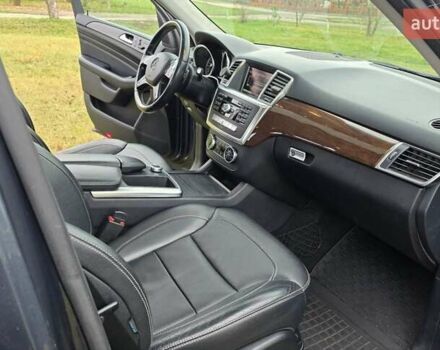 Сірий Мерседес М-Клас, об'ємом двигуна 3.5 л та пробігом 195 тис. км за 17000 $, фото 12 на Automoto.ua