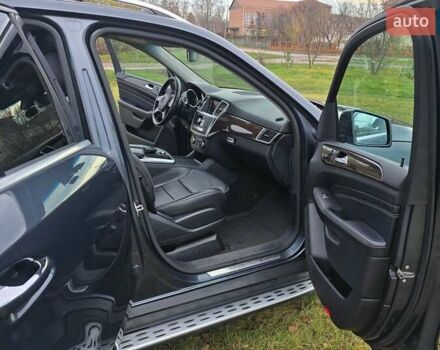 Сірий Мерседес М-Клас, об'ємом двигуна 3.5 л та пробігом 195 тис. км за 17000 $, фото 11 на Automoto.ua