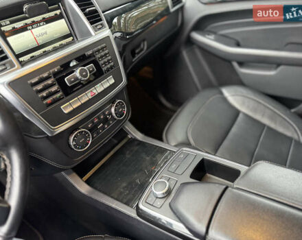 Серый Мерседес М-Класс, объемом двигателя 2.99 л и пробегом 197 тыс. км за 18500 $, фото 11 на Automoto.ua
