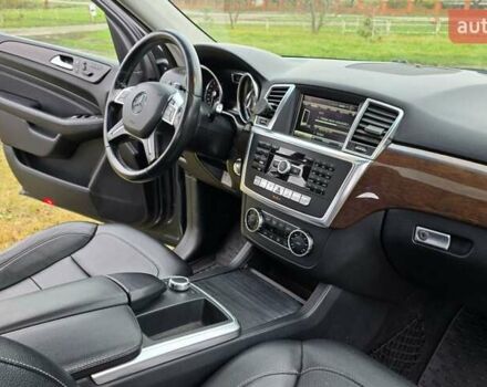 Сірий Мерседес М-Клас, об'ємом двигуна 3.5 л та пробігом 195 тис. км за 17000 $, фото 17 на Automoto.ua