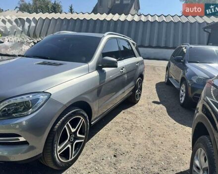 Сірий Мерседес М-Клас, об'ємом двигуна 3 л та пробігом 106 тис. км за 24700 $, фото 2 на Automoto.ua