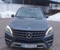 Серый Мерседес М-Класс, объемом двигателя 3 л и пробегом 290 тыс. км за 28000 $, фото 1 на Automoto.ua