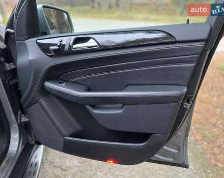 Серый Мерседес М-Класс, объемом двигателя 2.99 л и пробегом 197 тыс. км за 18500 $, фото 12 на Automoto.ua