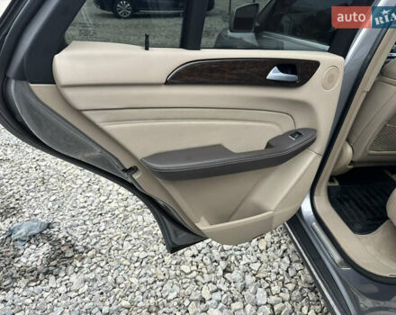 Серый Мерседес М-Класс, объемом двигателя 3.5 л и пробегом 160 тыс. км за 19500 $, фото 15 на Automoto.ua