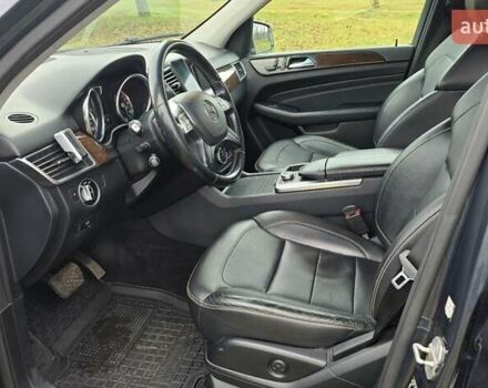 Сірий Мерседес М-Клас, об'ємом двигуна 3.5 л та пробігом 195 тис. км за 17000 $, фото 20 на Automoto.ua