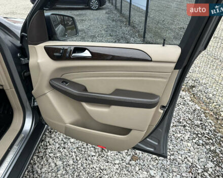 Серый Мерседес М-Класс, объемом двигателя 3.5 л и пробегом 160 тыс. км за 19500 $, фото 20 на Automoto.ua