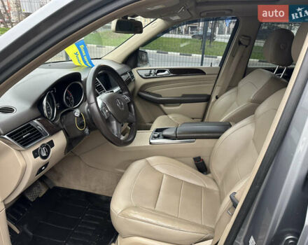 Серый Мерседес М-Класс, объемом двигателя 3.5 л и пробегом 160 тыс. км за 19500 $, фото 12 на Automoto.ua
