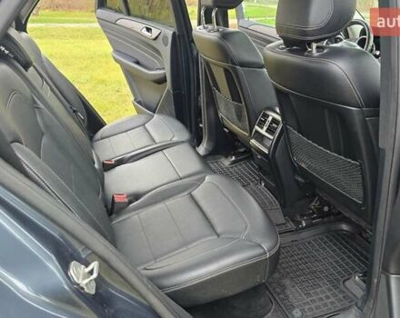 Сірий Мерседес М-Клас, об'ємом двигуна 3.5 л та пробігом 195 тис. км за 17000 $, фото 13 на Automoto.ua