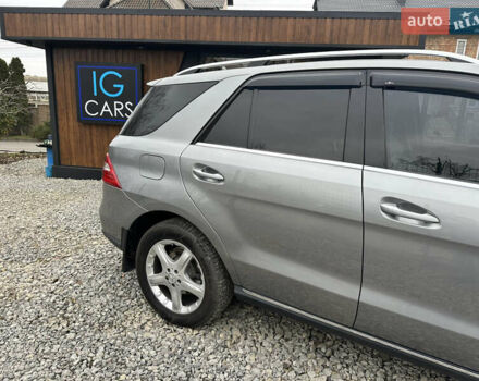 Серый Мерседес М-Класс, объемом двигателя 3.5 л и пробегом 160 тыс. км за 19500 $, фото 4 на Automoto.ua