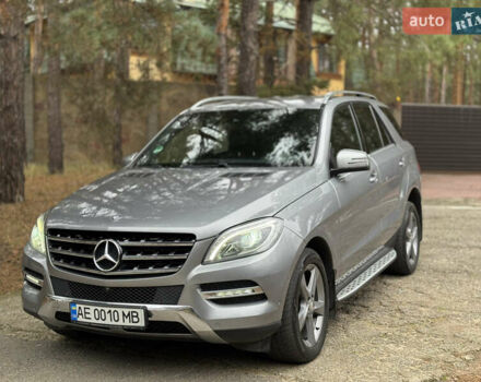 Серый Мерседес М-Класс, объемом двигателя 2.99 л и пробегом 197 тыс. км за 18500 $, фото 2 на Automoto.ua