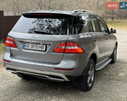 Серый Мерседес М-Класс, объемом двигателя 2.99 л и пробегом 197 тыс. км за 18500 $, фото 5 на Automoto.ua
