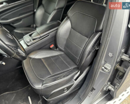 Серый Мерседес М-Класс, объемом двигателя 2.99 л и пробегом 197 тыс. км за 18500 $, фото 7 на Automoto.ua