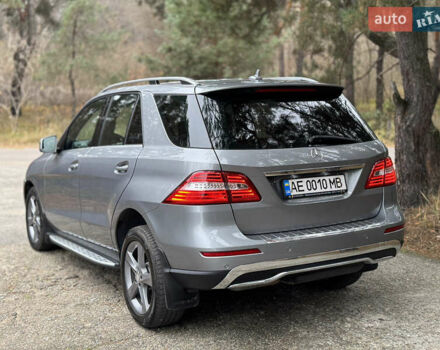 Серый Мерседес М-Класс, объемом двигателя 2.99 л и пробегом 197 тыс. км за 18500 $, фото 3 на Automoto.ua