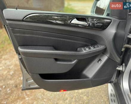 Серый Мерседес М-Класс, объемом двигателя 2.99 л и пробегом 197 тыс. км за 18500 $, фото 6 на Automoto.ua