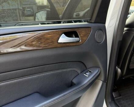 Серый Мерседес М-Класс, объемом двигателя 3.5 л и пробегом 180 тыс. км за 20900 $, фото 16 на Automoto.ua