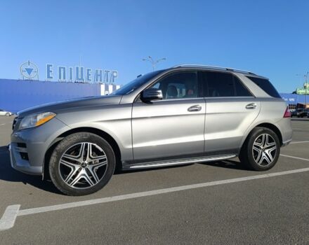 Серый Мерседес М-Класс, объемом двигателя 2.1 л и пробегом 250 тыс. км за 19000 $, фото 1 на Automoto.ua