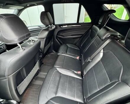 Серый Мерседес М-Класс, объемом двигателя 2.99 л и пробегом 285 тыс. км за 27500 $, фото 10 на Automoto.ua