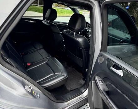 Серый Мерседес М-Класс, объемом двигателя 2.99 л и пробегом 285 тыс. км за 27500 $, фото 16 на Automoto.ua