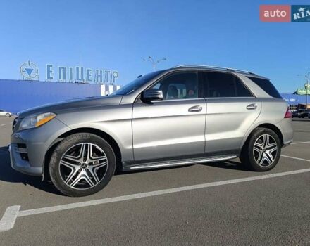 Серый Мерседес М-Класс, объемом двигателя 2.1 л и пробегом 250 тыс. км за 22000 $, фото 1 на Automoto.ua