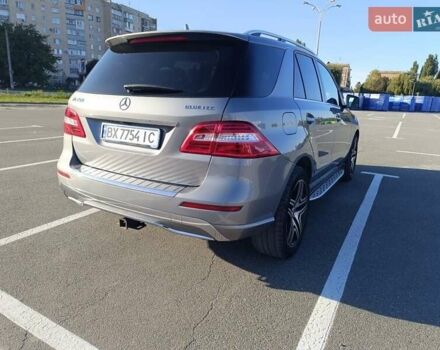 Серый Мерседес М-Класс, объемом двигателя 2.1 л и пробегом 250 тыс. км за 22000 $, фото 6 на Automoto.ua