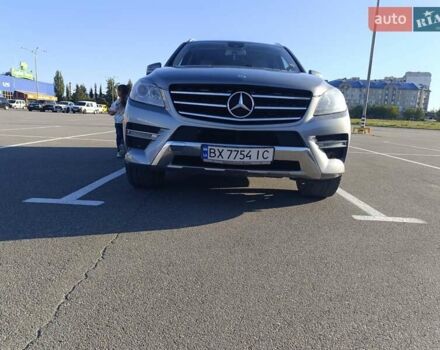 Серый Мерседес М-Класс, объемом двигателя 2.2 л и пробегом 250 тыс. км за 19999 $, фото 3 на Automoto.ua