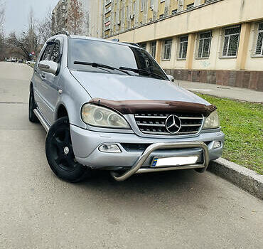 Серый Мерседес М-Класс, объемом двигателя 2.3 л и пробегом 476 тыс. км за 4000 $, фото 1 на Automoto.ua