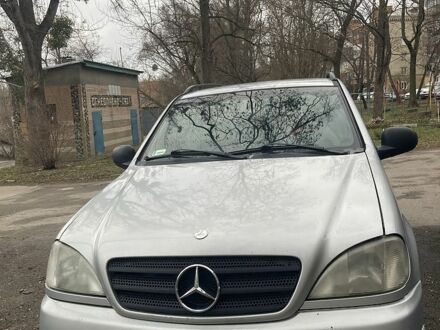 Сірий Мерседес М-Клас, об'ємом двигуна 2.3 л та пробігом 390 тис. км за 5505 $, фото 1 на Automoto.ua