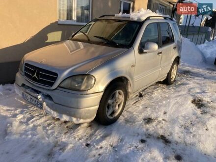 Сірий Мерседес М-Клас, об'ємом двигуна 2.69 л та пробігом 400 тис. км за 4200 $, фото 1 на Automoto.ua