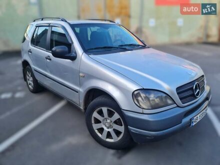 Сірий Мерседес М-Клас, об'ємом двигуна 2.7 л та пробігом 330 тис. км за 4700 $, фото 1 на Automoto.ua