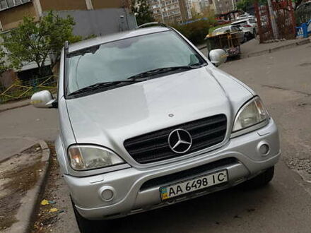 Мерседес М-Класс 2001 в Киеве на Automoto.ua Серый Мерседес М-Класс, объемом двигателя 4.3 л и пробегом 257 тыс. км за 6500 $, фото 1 на Automoto.ua