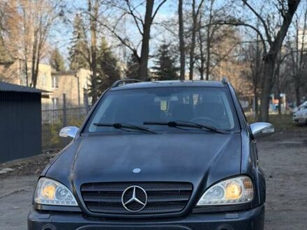 Сірий Мерседес М-Клас, об'ємом двигуна 2.69 л та пробігом 255 тис. км за 8000 $, фото 1 на Automoto.ua