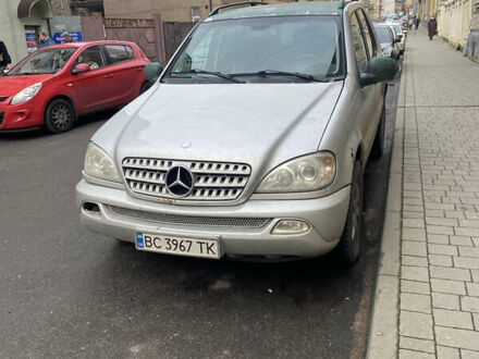 Серый Мерседес М-Класс, объемом двигателя 2.69 л и пробегом 465 тыс. км за 5500 $, фото 1 на Automoto.ua