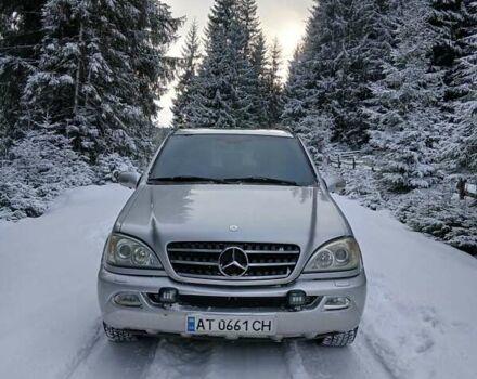 Серый Мерседес М-Класс, объемом двигателя 5 л и пробегом 280 тыс. км за 6800 $, фото 1 на Automoto.ua