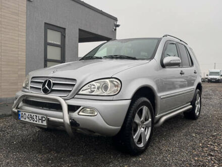 Серый Мерседес М-Класс, объемом двигателя 2.7 л и пробегом 337 тыс. км за 6499 $, фото 1 на Automoto.ua