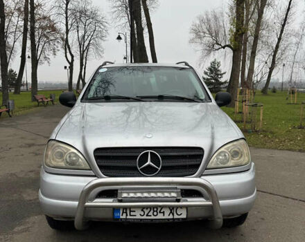 Сірий Мерседес М-Клас, об'ємом двигуна 2.7 л та пробігом 646 тис. км за 7500 $, фото 1 на Automoto.ua