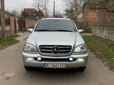 Серый Мерседес М-Класс, объемом двигателя 4.97 л и пробегом 280 тыс. км за 6500 $, фото 1 на Automoto.ua