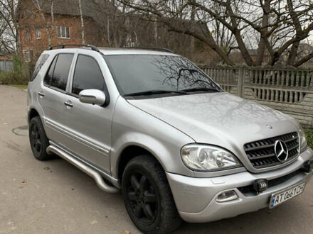 Мерседес М-Класс 2001 в Надворной на Automoto.ua Серый Мерседес М-Класс, объемом двигателя 4.97 л и пробегом 280 тыс. км за 6800 $, фото 1 на Automoto.ua