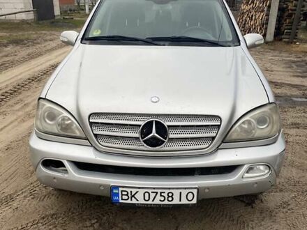 Мерседес М-Класс 2001 в Вараш (Кузнецовск) на Automoto.ua Серый Мерседес М-Класс, объемом двигателя 2.7 л и пробегом 430 тыс. км за 5300 $, фото 1 на Automoto.ua