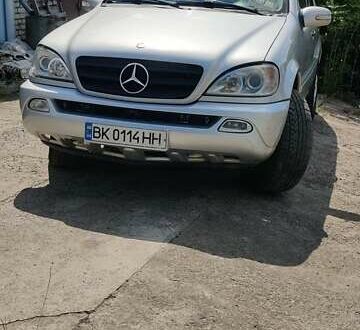 Мерседес М-Класс 2001 в Вараш (Кузнецовск) на Automoto.ua Серый Мерседес М-Класс, объемом двигателя 2.7 л и пробегом 345 тыс. км за 7000 $, фото 1 на Automoto.ua