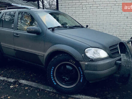 Сірий Мерседес М-Клас, об'ємом двигуна 4 л та пробігом 340 тис. км за 8100 $, фото 1 на Automoto.ua