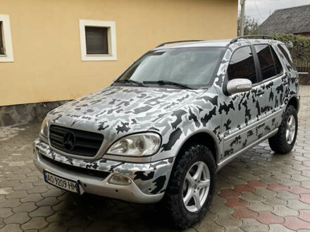 Мерседес М-Класс 2002 в Рахове на Automoto.ua Серый Мерседес М-Класс, объемом двигателя 2.7 л и пробегом 315 тыс. км за 9000 $, фото 1 на Automoto.ua