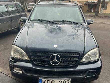 Сірий Мерседес М-Клас, об'ємом двигуна 0 л та пробігом 400 тис. км за 4700 $, фото 1 на Automoto.ua