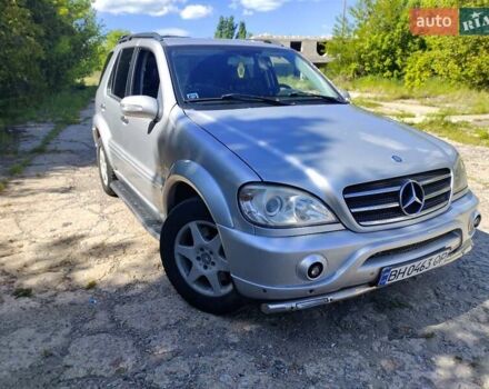 Сірий Мерседес М-Клас, об'ємом двигуна 2.69 л та пробігом 405 тис. км за 8000 $, фото 1 на Automoto.ua