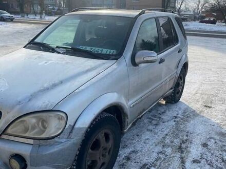 Серый Мерседес М-Класс, объемом двигателя 3.72 л и пробегом 310 тыс. км за 3200 $, фото 1 на Automoto.ua