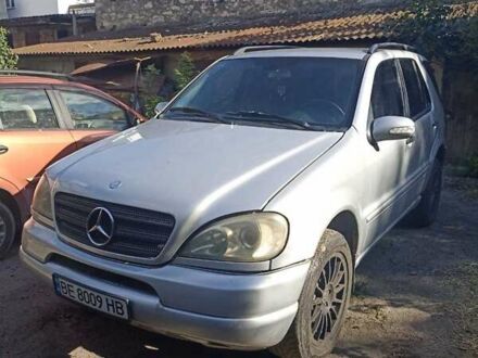 Сірий Мерседес М-Клас, об'ємом двигуна 3.5 л та пробігом 350 тис. км за 5800 $, фото 1 на Automoto.ua