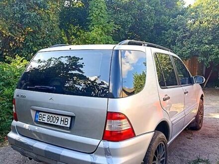 Мерседес М-Клас 2003 у Миколаєві на Automoto.ua Сірий Мерседес М-Клас, об'ємом двигуна 3.8 л та пробігом 350 тис. км за 6100 $, фото 1 на Automoto.ua