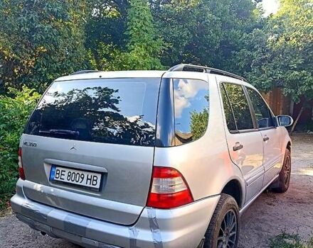 Серый Мерседес М-Класс, объемом двигателя 3.8 л и пробегом 350 тыс. км за 6100 $, фото 1 на Automoto.ua