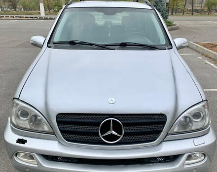 Серый Мерседес М-Класс, объемом двигателя 3.72 л и пробегом 299 тыс. км за 7000 $, фото 1 на Automoto.ua