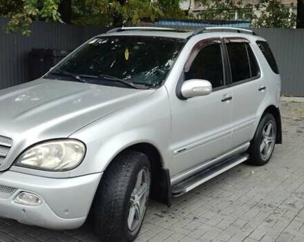 Серый Мерседес М-Класс, объемом двигателя 2.7 л и пробегом 364 тыс. км за 8200 $, фото 1 на Automoto.ua