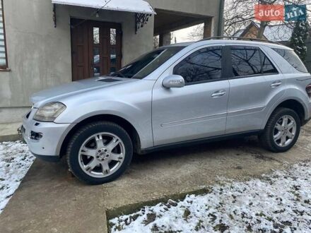 Мерседес М-Класс 2005 в Ивано-Франковске на Automoto.ua Серый Мерседес М-Класс, объемом двигателя 3 л и пробегом 289 тыс. км за 8100 $, фото 1 на Automoto.ua
